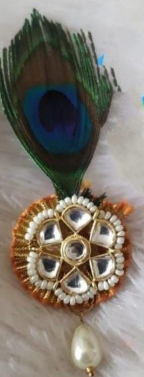 Kundan Pearl brooch with mopankh