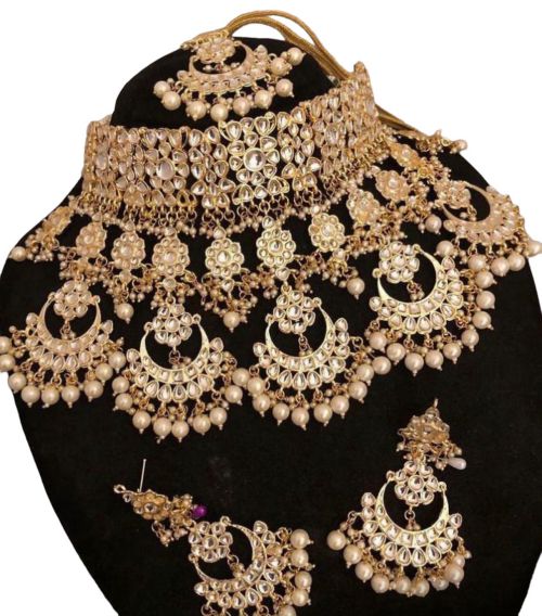 Beautifull kundan chokar set